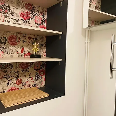 Chez Flora ! 344 روان